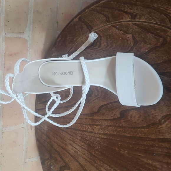 White dressy heels - Picture 2 of 4